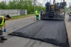 У громадах Полтавщини розпочали дрібний ремонт доріг.